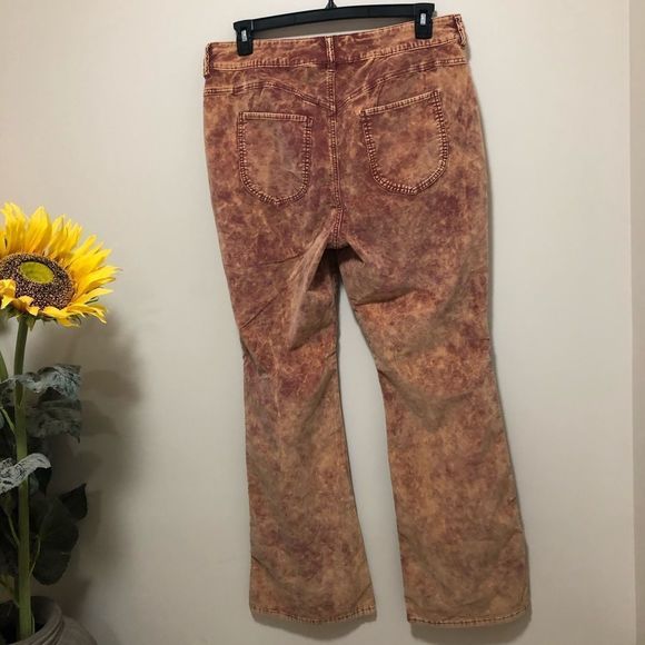 NWOT We the Free  Curvy pants  size 34 - Picture 6 of 8